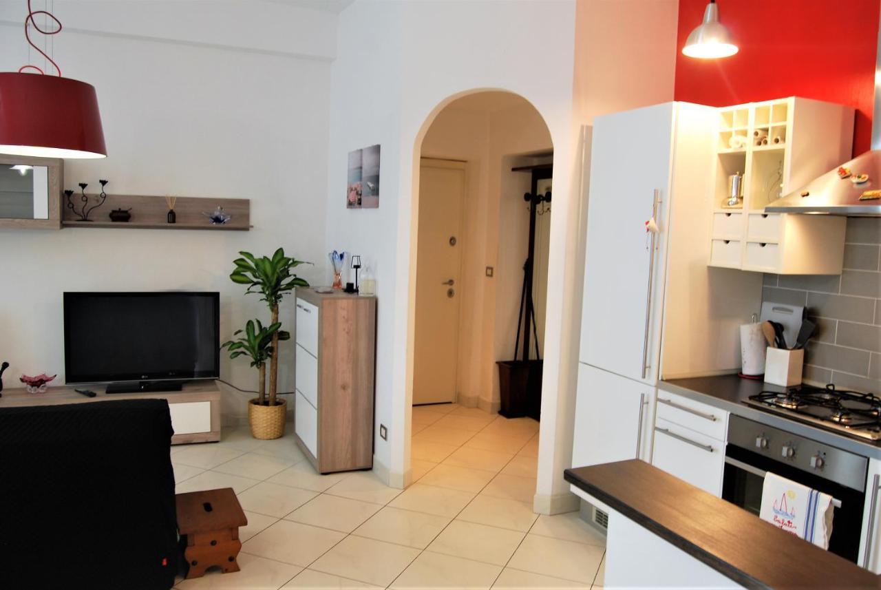 Costa Del Molo - Casa E Lavoro Lägenhet Vado Ligure Exteriör bild